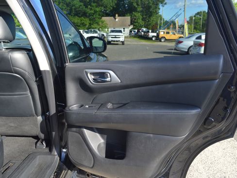 Used 2015 Nissan Pathfinder Platinum AWD/4WD image 30