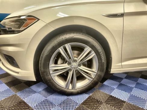 Used 2019 Volkswagen Jetta R-Line w/ R-Line Cold Weather Package FWD image 10