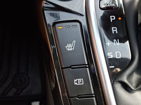 Certified 2025 Kia Seltos EX FWD image 24