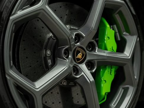 Used 2024 Lamborghini Huracan EVO AWD/4WD image 6