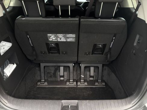 Used 2026 Kia Carnival FWD image 30