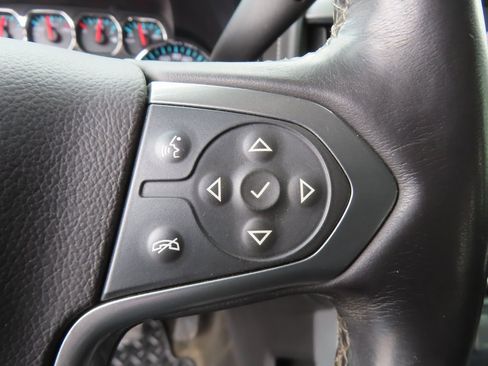 Used 2018 Chevrolet Silverado 1500 LTZ Z71 image 27