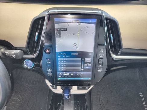 Used 2018 Toyota Prius Four FWD image 16