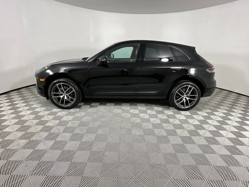 Used 2023 Porsche Macan image 2