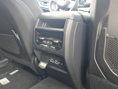 New 2025 Jeep Grand Cherokee Limited image 11