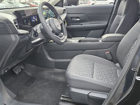 New 2026 Nissan Kicks SV image 3