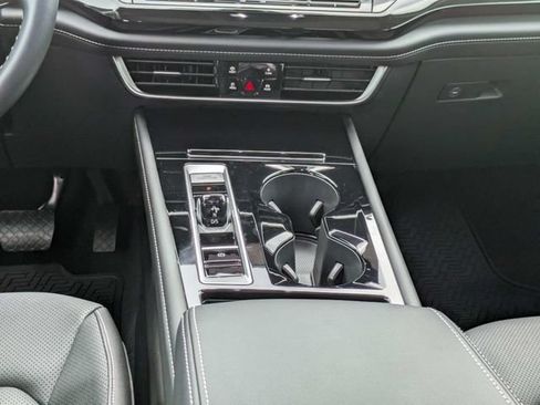 Certified 2026 Volkswagen Atlas SE FWD image 21