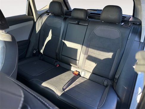 Used 2022 Volkswagen Taos SE image 13