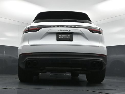 Certified 2022 Porsche Cayenne S Platinum AWD/4WD image 25