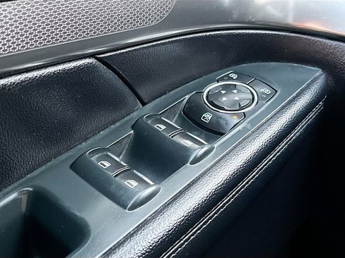 Used 2019 Ford Explorer XLT w/ Equipment Group 202A image 18