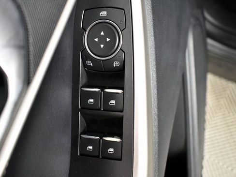 Used 2020 Ford Explorer XLT w/ Equipment Group 202A image 11