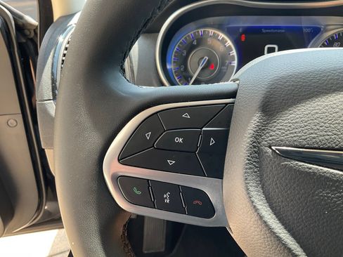 Used 2023 Chrysler 300 Touring w/ Sport Appearance Package RWD image 8