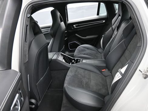 Certified 2022 Porsche Panamera GTS image 25