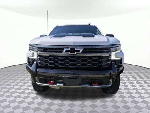 Used 2025 Chevrolet Silverado 1500 ZR2 w/ Technology Package AWD/4WD image 7