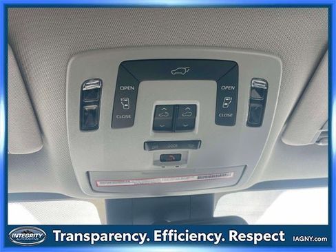 Used 2024 Toyota Sienna XLE image 34