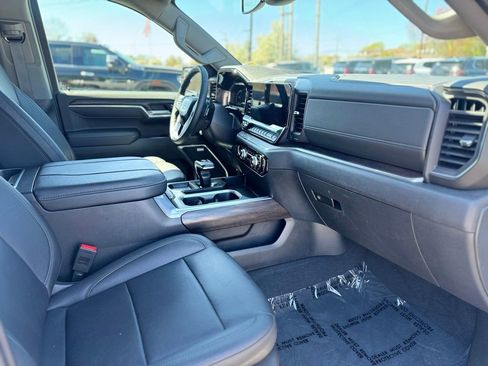 Used 2023 GMC Sierra 1500 SLT w/ SLT Premium Package AWD/4WD image 10