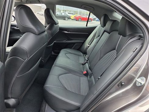 Used 2024 Toyota Camry SE image 10