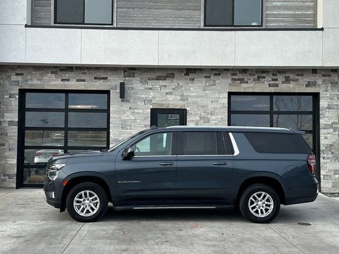 Used 2021 Chevrolet Suburban LT image 6