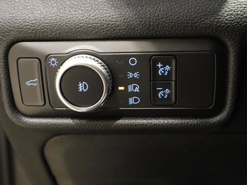 Used 2020 Ford Explorer XLT w/ Equipment Group 202A image 28