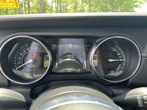 Used 2023 Jeep Wrangler Unlimited Rubicon 4xe w/ Cold Weather Group AWD/4WD image 30