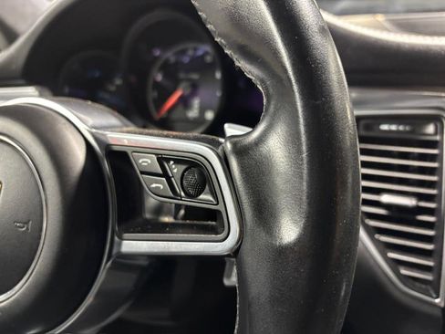 Used 2018 Porsche Macan Turbo image 14