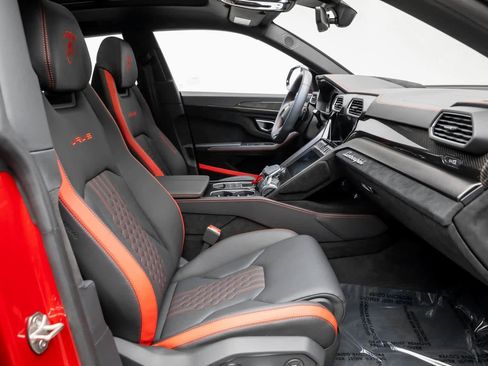 Used 2024 Lamborghini Urus Performante image 14