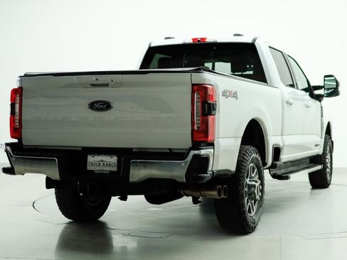 Used 2023 Ford F350 Lariat image 14