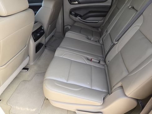 Used 2018 Chevrolet Suburban LT RWD image 19