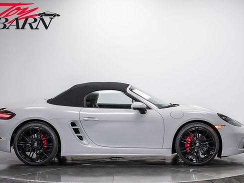 Used 2019 Porsche 718 Boxster S RWD image 14
