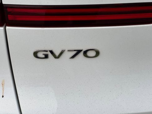 Used 2024 Genesis GV70 2.5T w/ Select Package AWD/4WD image 19