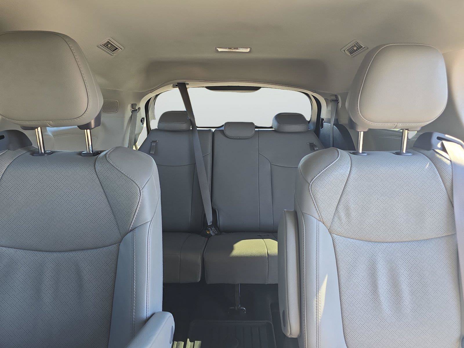 Used 2021 Toyota Sienna Limited FWD image 22