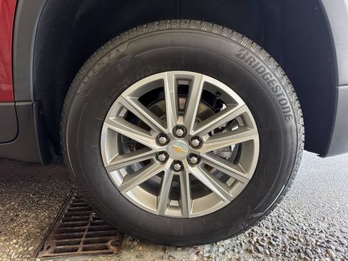 Certified 2023 Chevrolet Traverse LT FWD image 10