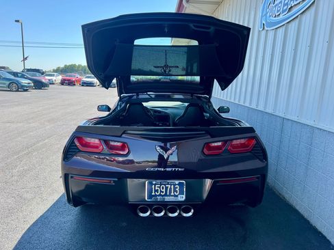 Used 2017 Chevrolet Corvette Stingray Coupe w/ 1LT RWD image 7