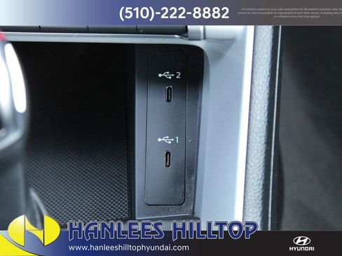 Used 2023 Audi Q3 2.0T Premium image 23