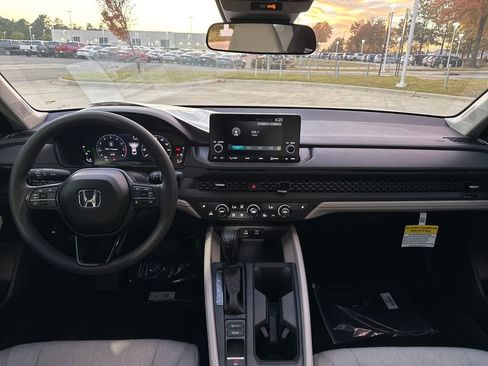 New 2025 Honda Accord SE image 26