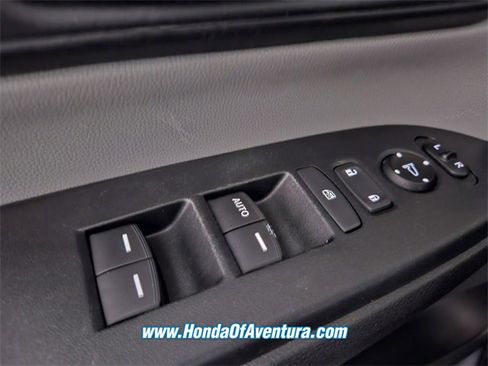 Used 2019 Honda CR-V LX image 19