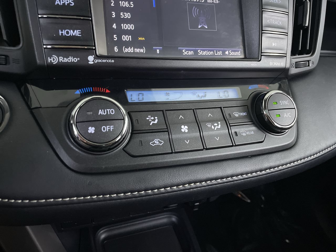 Used 2018 Toyota RAV4 XLE w/ Plus Extra Value Package AWD/4WD image 18