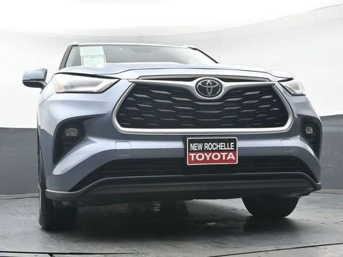 Used 2022 Toyota Highlander XLE image 44