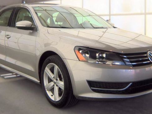 Used 2013 Volkswagen Passat 2.5 SE FWD image 4
