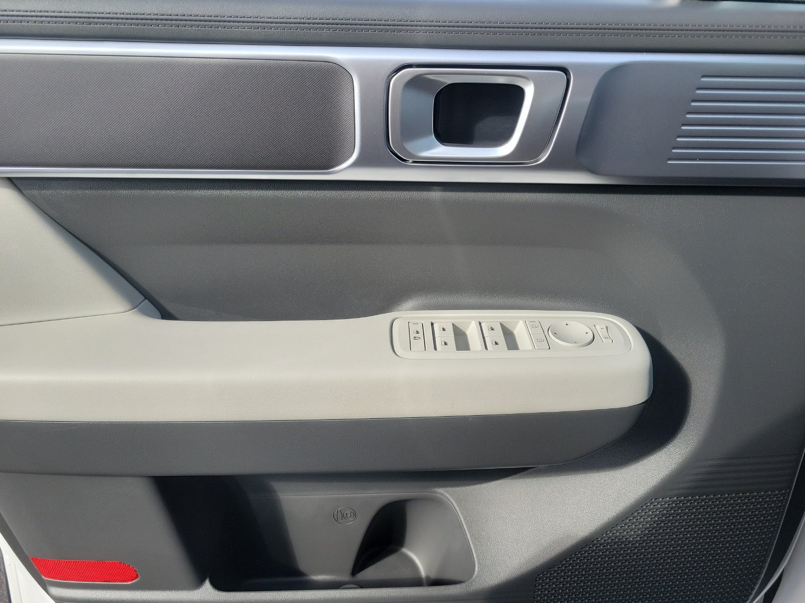 Used 2026 Hyundai Santa Fe SE FWD image 19