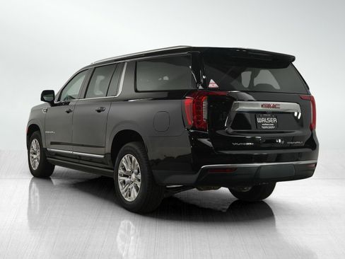 Used 2023 GMC Yukon XL Denali image 3