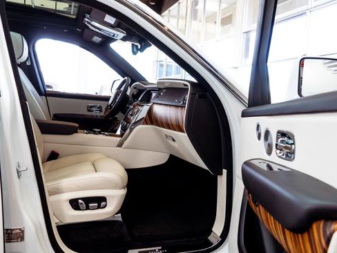 Used 2019 Rolls-Royce Cullinan AWD/4WD image 24