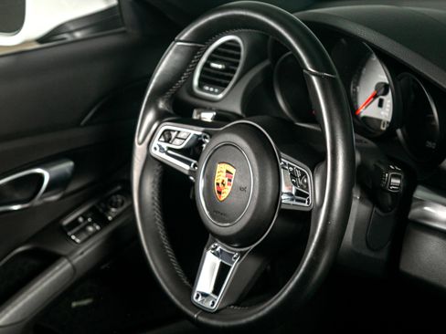 Used 2018 Porsche 718 Boxster S image 30