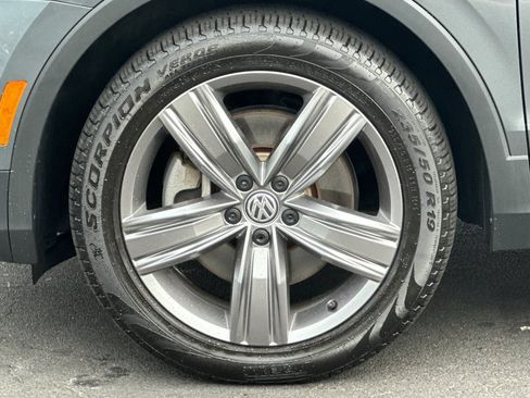 Used 2021 Volkswagen Tiguan SEL w/ 3rd Row Seat Package AWD/4WD image 34