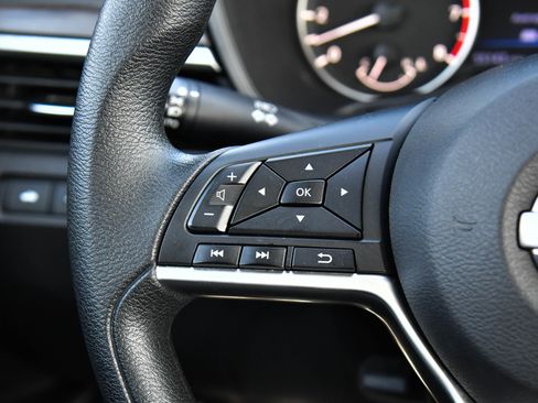 Used 2024 Nissan Altima 2.5 SV image 28