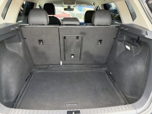 Used 2024 Volkswagen Taos SE w/ MDO Package FWD image 13