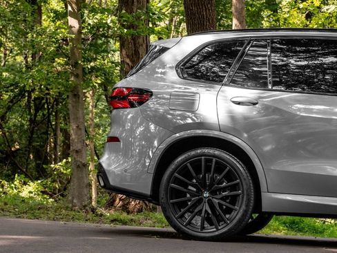 Used 2024 BMW X5 xDrive40i w/ M Sport Package AWD/4WD image 2