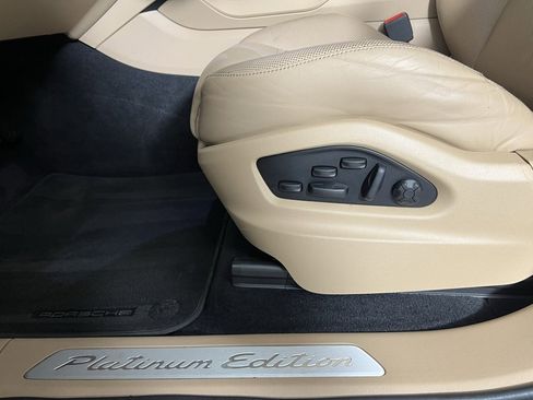 Certified 2022 Porsche Cayenne Platinum Edition w/ Premium Package Plus image 29