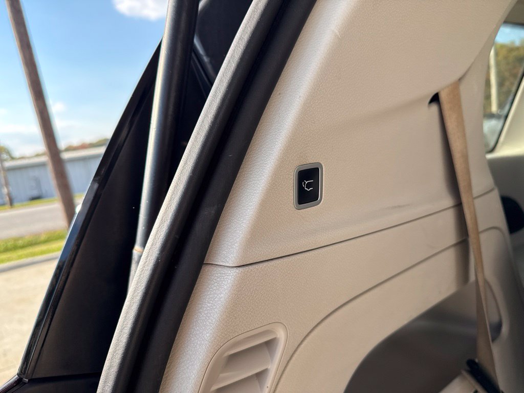 Used 2018 Chrysler Pacifica Touring Plus w/ Tire & Wheel Group FWD image 46