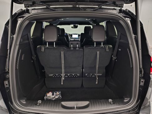 New 2026 Chrysler Pacifica Select FWD image 12